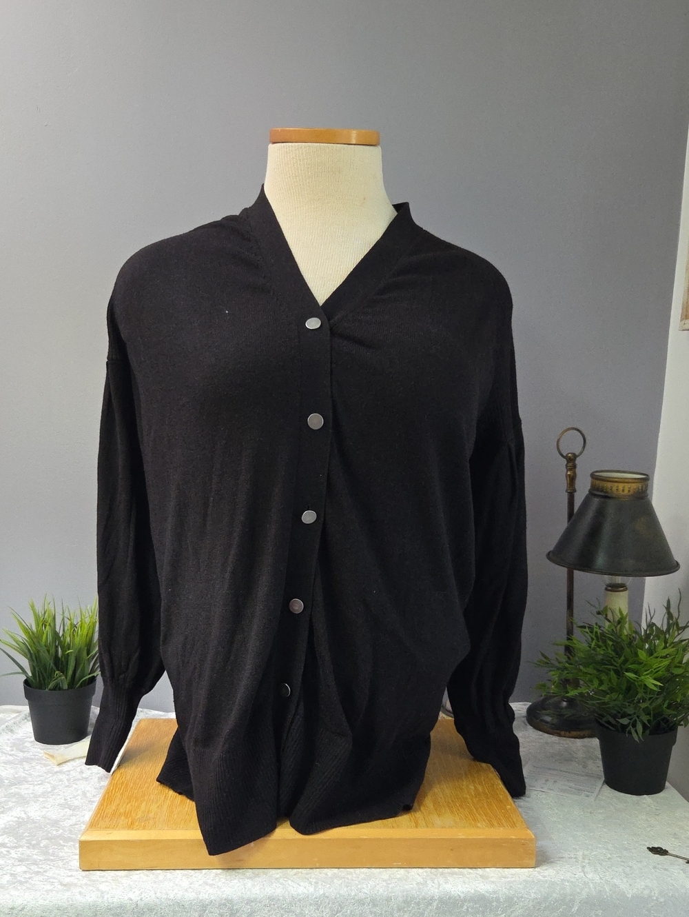 Classic Black Button-Up Pleated Puff Sleeve Cardigan